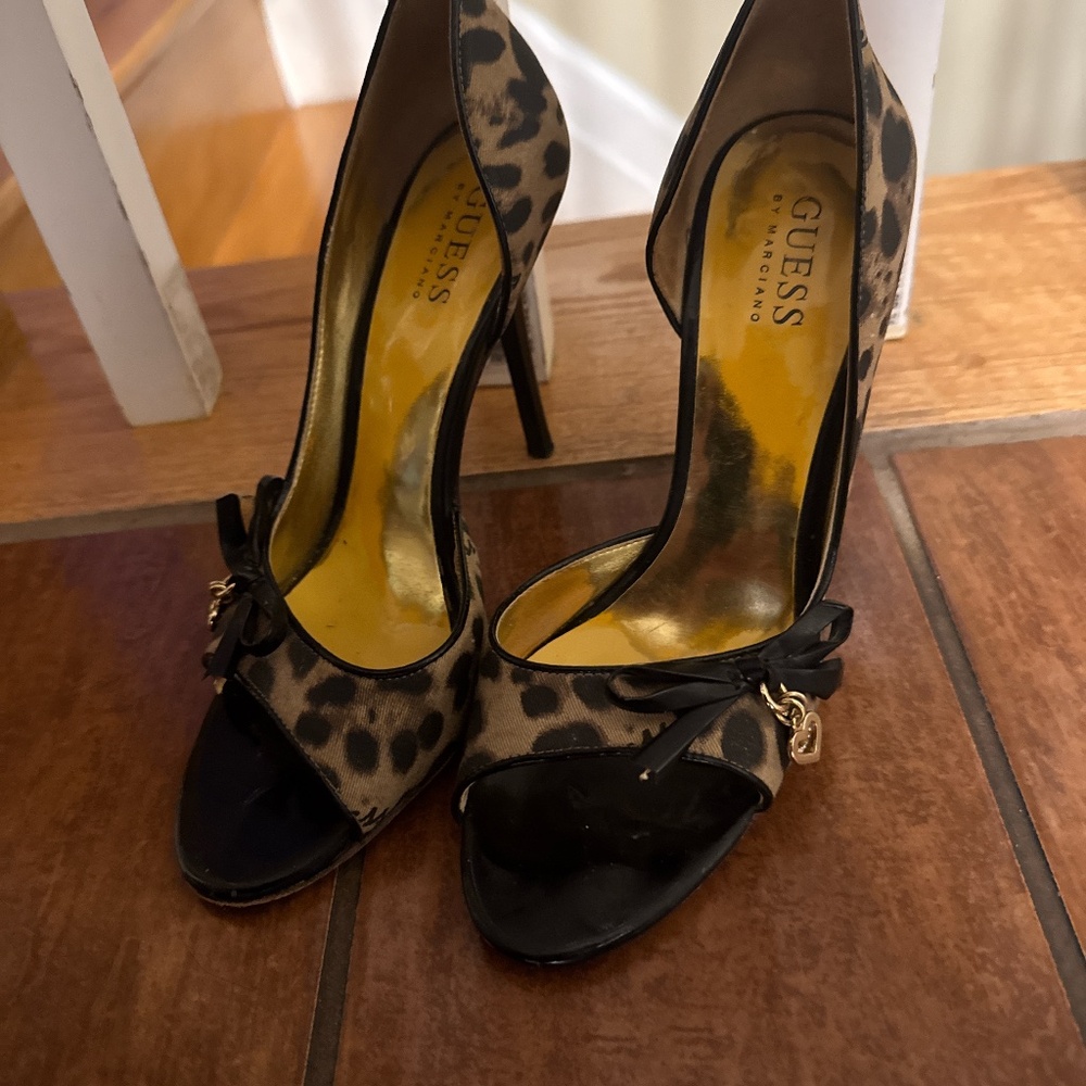 Guess Kitten Heels